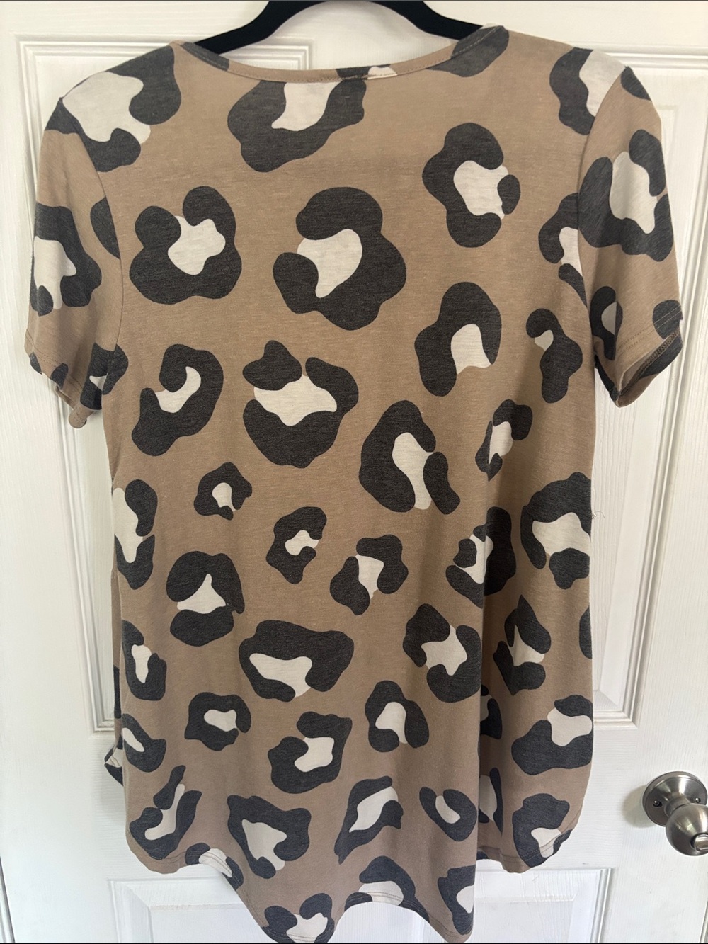 Hemish USA Tan Leopard Print Peplum Tunic Top - Picture 3 of 6
